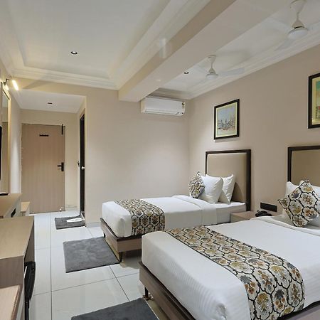 Hotel Royal Town Ahmedabad Exterior foto