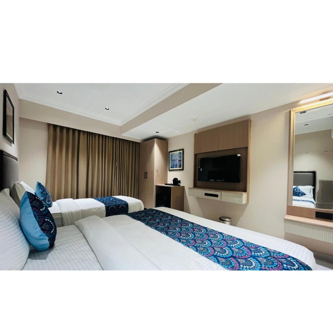 Hotel Royal Town Ahmedabad Exterior foto