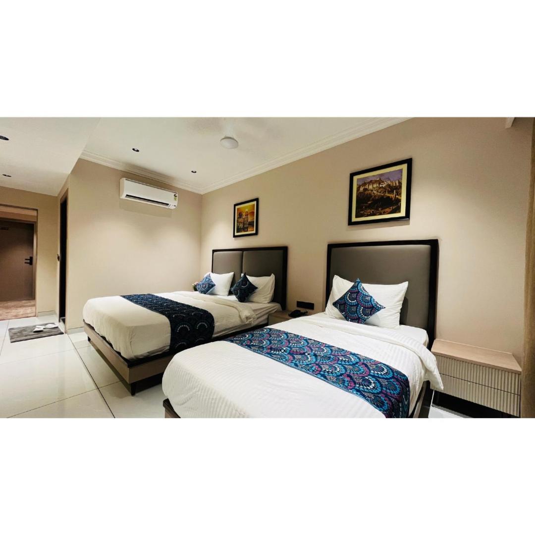Hotel Royal Town Ahmedabad Exterior foto