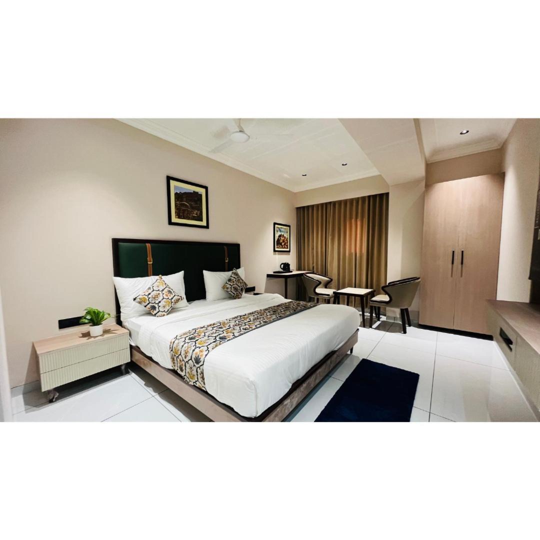 Hotel Royal Town Ahmedabad Exterior foto