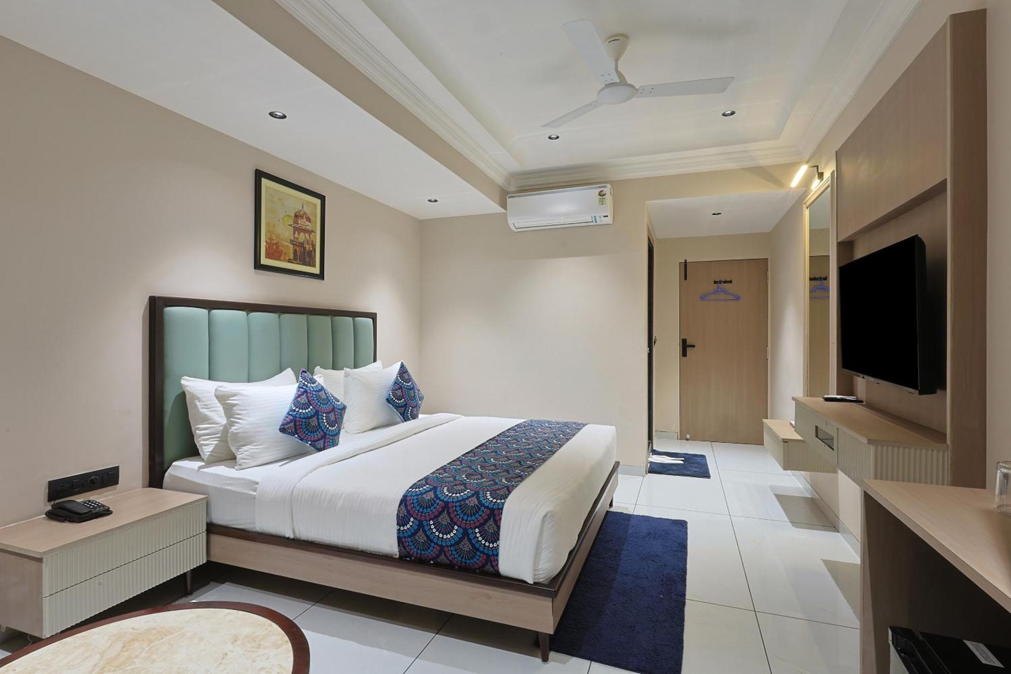 Hotel Royal Town Ahmedabad Exterior foto