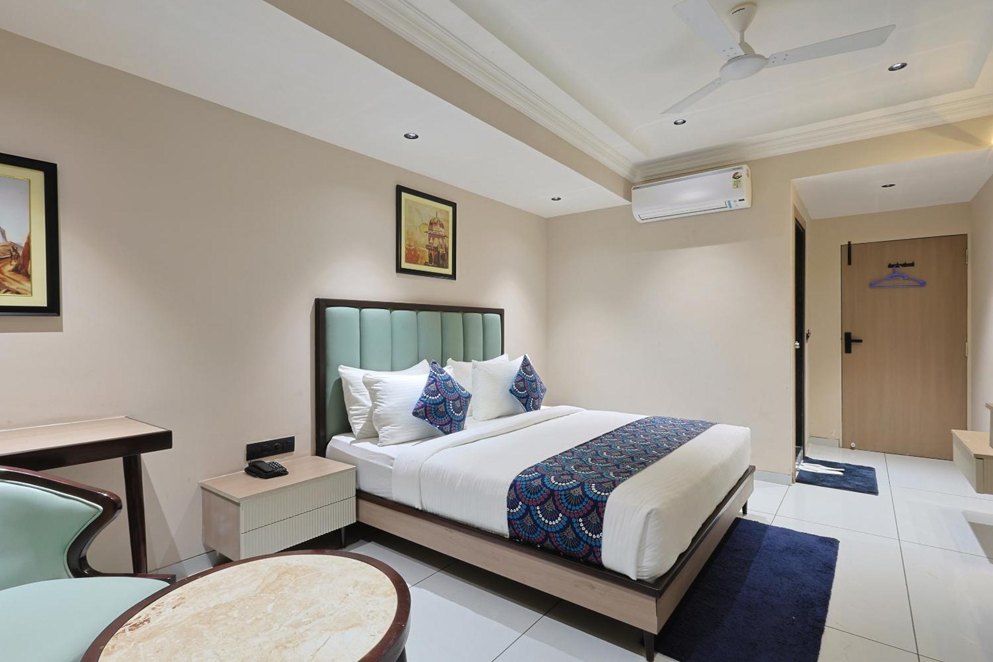 Hotel Royal Town Ahmedabad Exterior foto